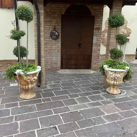 Villa La Vigna Di Ranco - Laura *